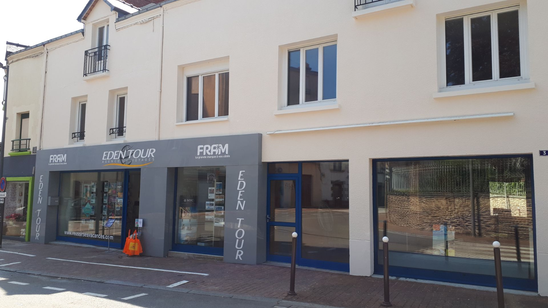Location Bureau, locaux