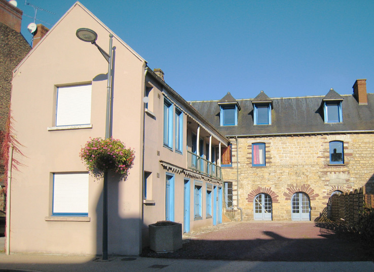 Location Bureau, locaux